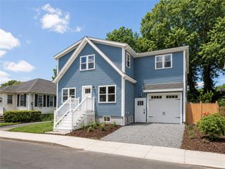 31 Prescott Hall Road, Newport, RI 02840