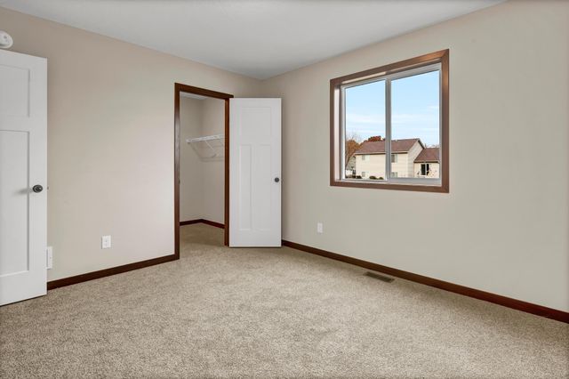 2873 11th Avenue NE, Sauk Rapids, MN 56379