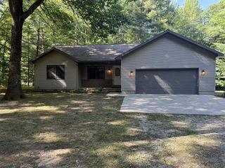 4754 White Pine Lane, Cadillac, MI 49601