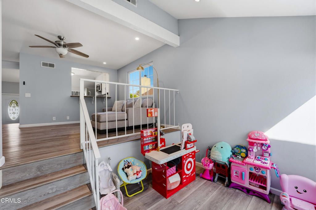 Image 12 of property listing at 202 Avon Lane, Fillmore, CA 93015