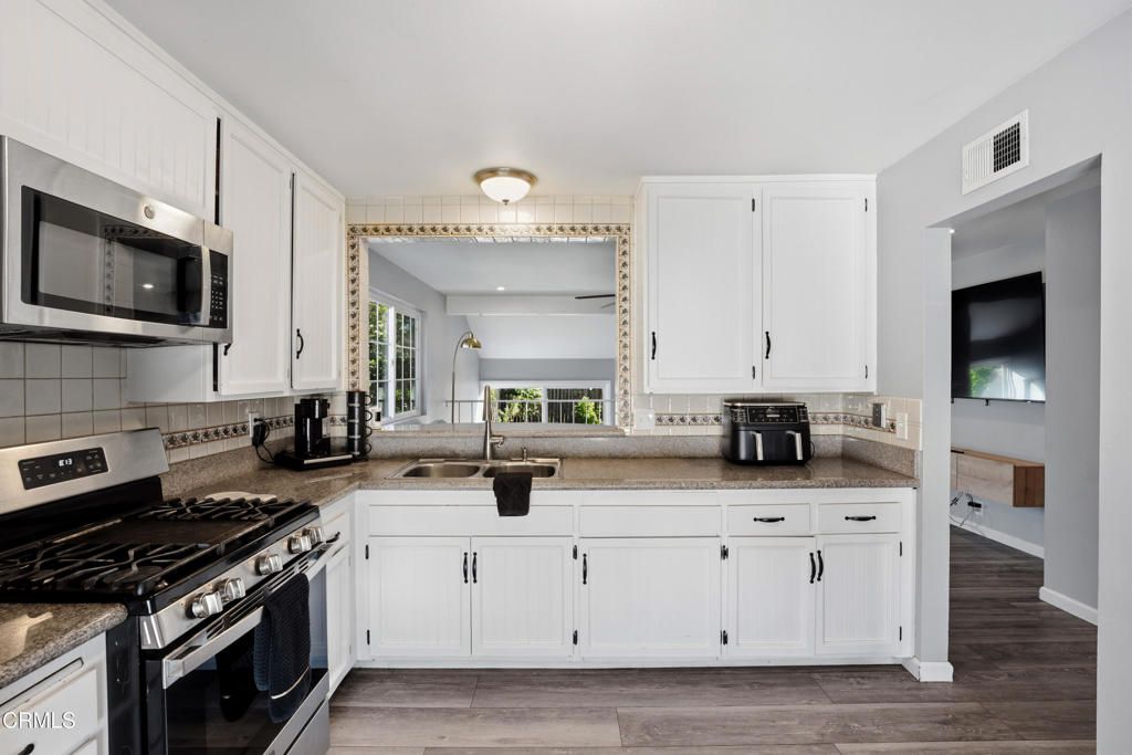 Image 7 of property listing at 202 Avon Lane, Fillmore, CA 93015