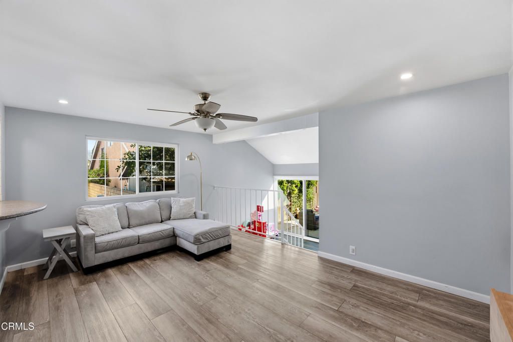 Image 8 of property listing at 202 Avon Lane, Fillmore, CA 93015