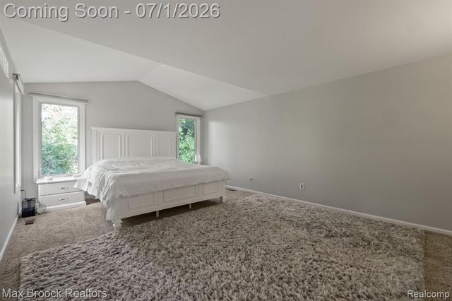 1125 Meadowglen Court, Bloomfield Hills, MI 48304