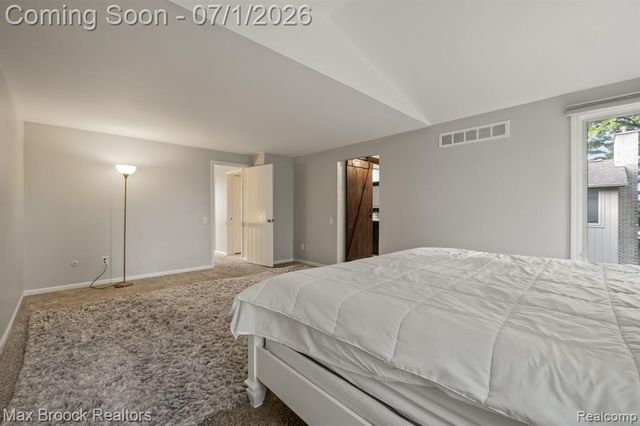 1125 Meadowglen Court, Bloomfield Hills, MI 48304