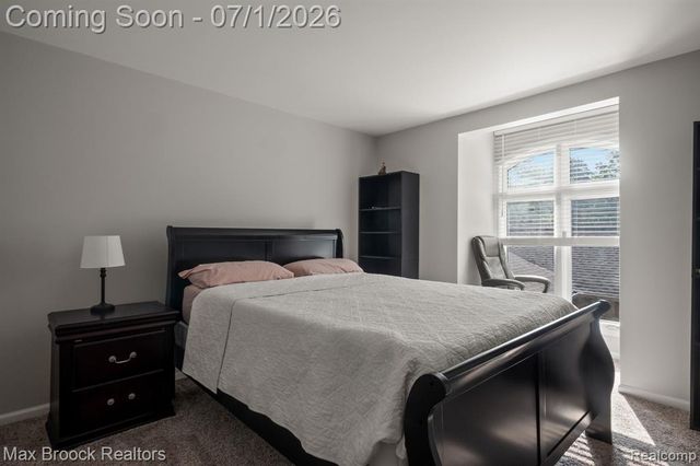 1125 Meadowglen Court, Bloomfield Hills, MI 48304