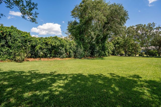 1552 Fairway Drive, Charleston, SC 29412