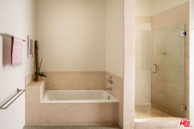 1534 17th Street 105, Santa Monica, CA 90404