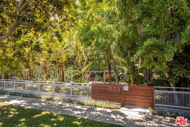 1534 17th Street 105, Santa Monica, CA 90404