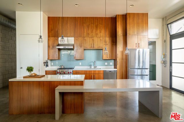 1534 17th Street 105, Santa Monica, CA 90404