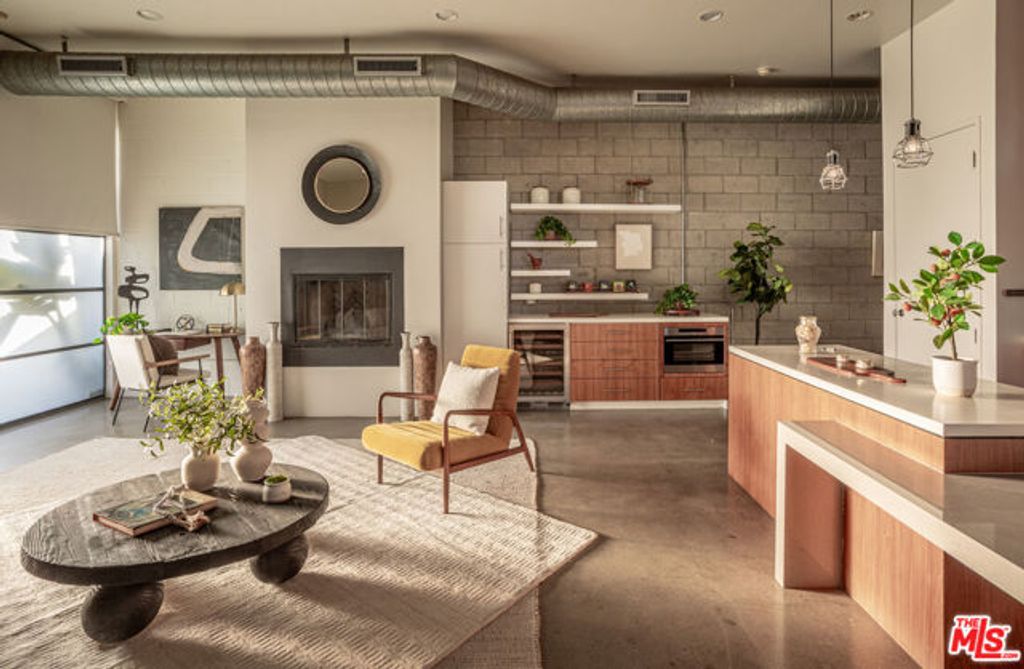 1534 17th Street 105, Santa Monica, CA 90404