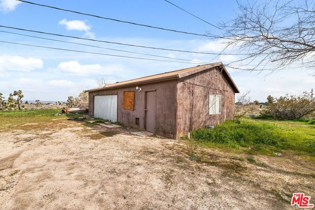 4388 Amador Road, Phelan, CA 92371