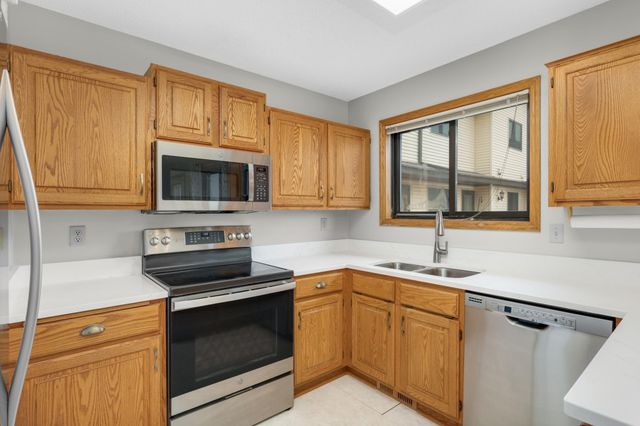 5420 Orleans Lane N 5, Plymouth, MN 55442