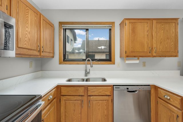 5420 Orleans Lane N 5, Plymouth, MN 55442