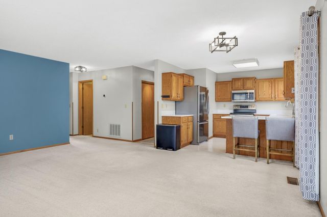 5420 Orleans Lane N 5, Plymouth, MN 55442