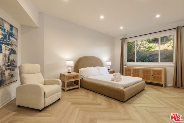 560 Chalette Drive, Beverly Hills, CA 90210