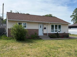 3062 Eastland Road, Roosevelt Park City, MI 49441