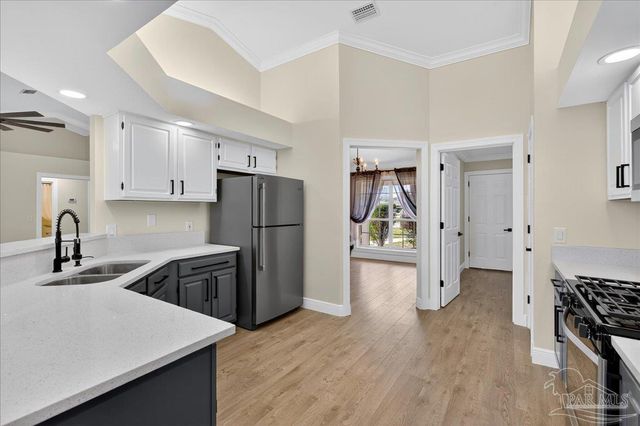 1854 Southbay Dr, Pensacola, FL 32506