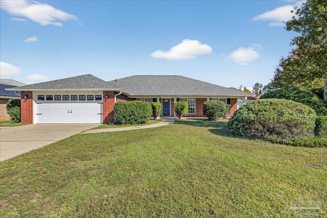 1854 Southbay Dr, Pensacola, FL 32506