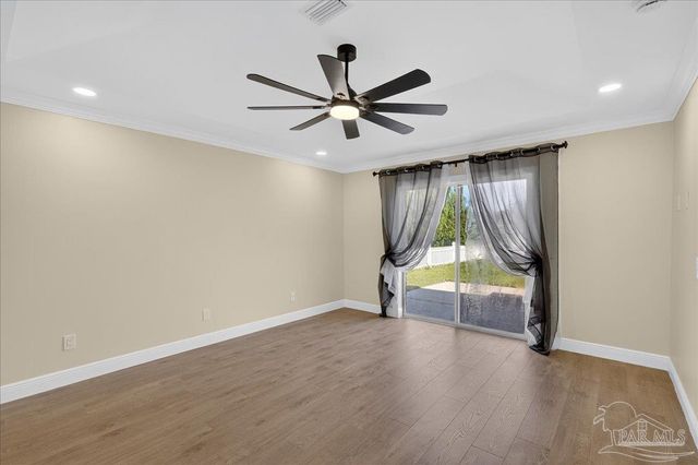 1854 Southbay Dr, Pensacola, FL 32506