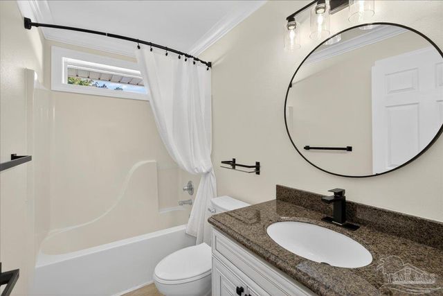 1854 Southbay Dr, Pensacola, FL 32506