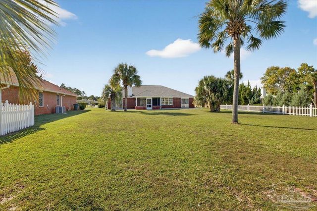 1854 Southbay Dr, Pensacola, FL 32506