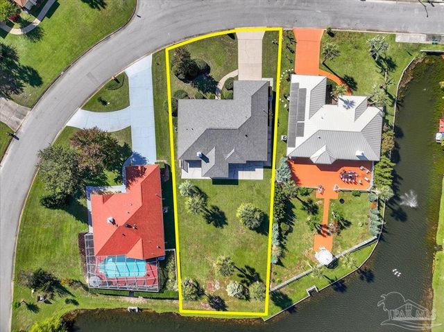 1854 Southbay Dr, Pensacola, FL 32506