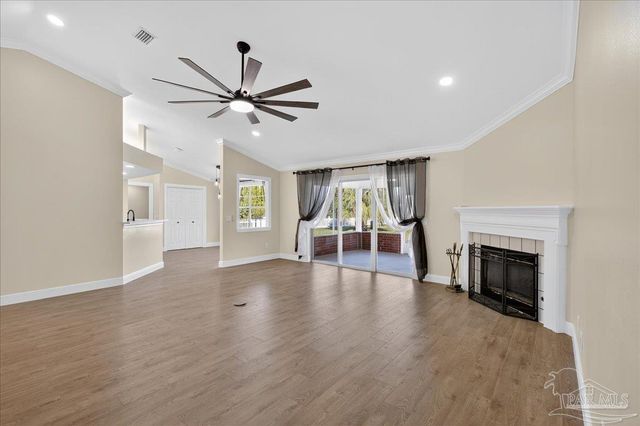 1854 Southbay Dr, Pensacola, FL 32506