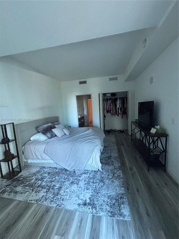 1100 S Miami Ave 802, Miami, FL 33130