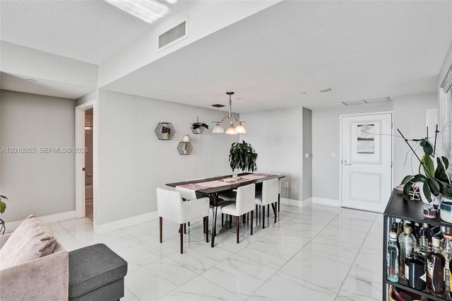 1250 S Miami Ave 2103, Miami, FL 33130