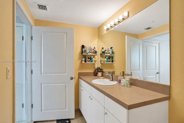 1250 S Miami Ave 2103, Miami, FL 33130