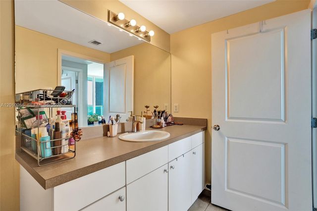 1250 S Miami Ave 2103, Miami, FL 33130