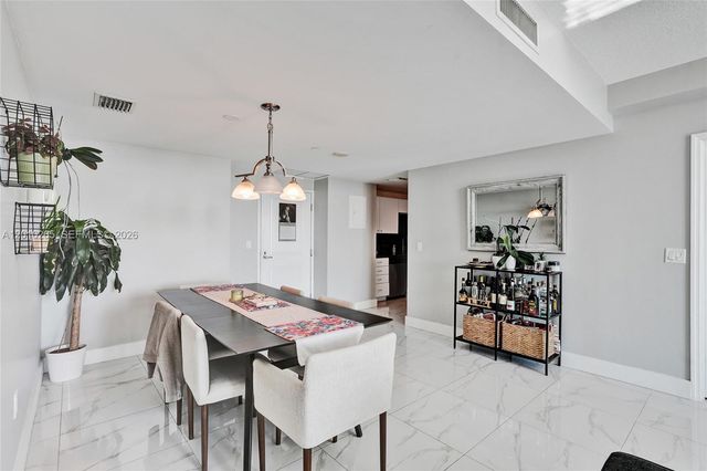 1250 S Miami Ave 2103, Miami, FL 33130