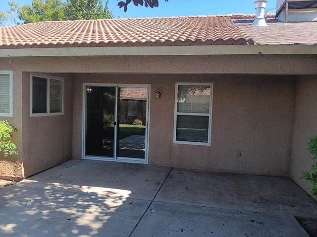 15887 W Stanislaus Avenue, Kerman, CA 93630