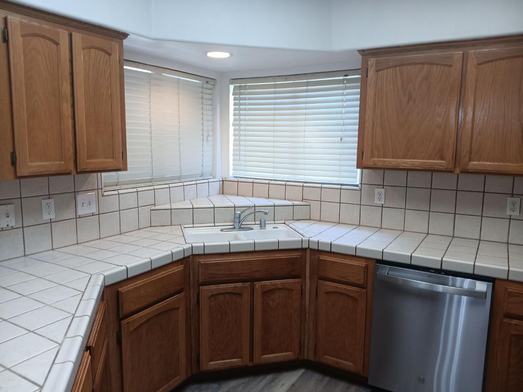 Image 15 of property listing at 15887 W Stanislaus Avenue, Kerman, CA 93630