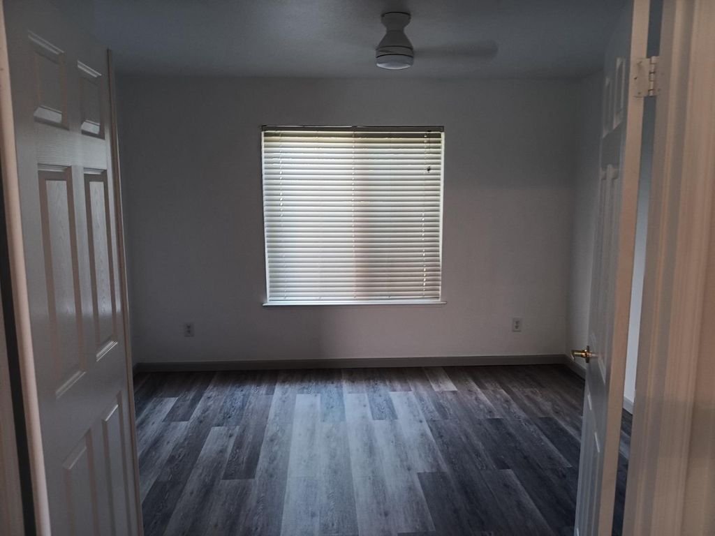Image 19 of property listing at 15887 W Stanislaus Avenue, Kerman, CA 93630