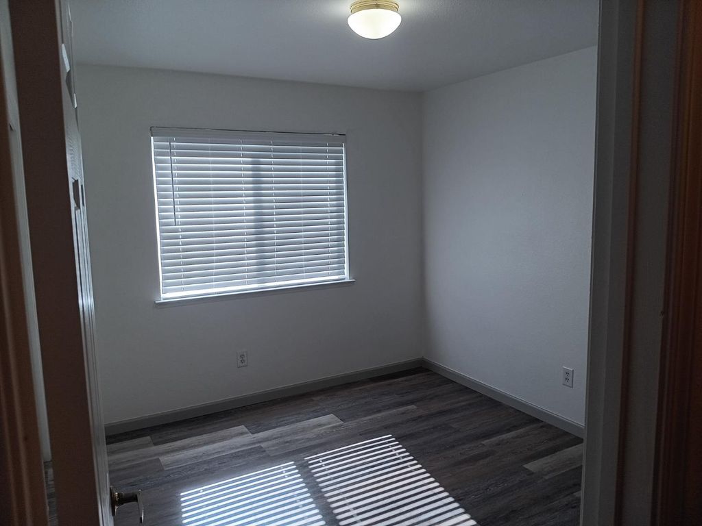 Image 24 of property listing at 15887 W Stanislaus Avenue, Kerman, CA 93630
