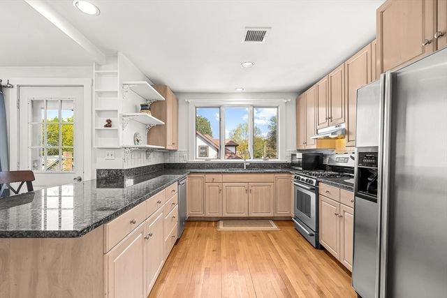12 Barnes Road 2, Newton, MA 02458