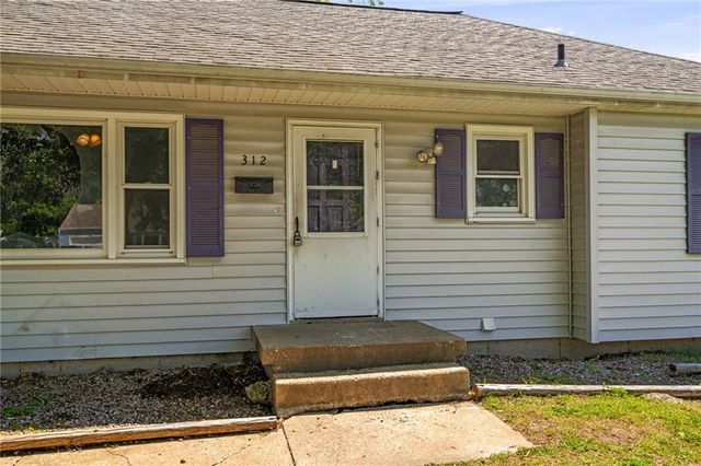 312 S CHESTER Terrace, Olathe, KS 66061