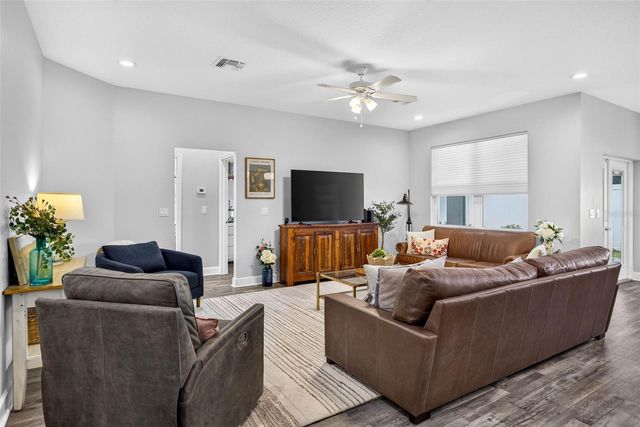 37581 TERI COURT, Dade City, FL 33525
