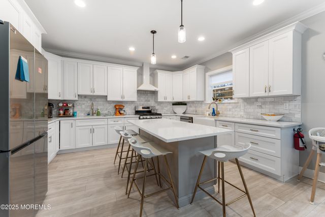 633 Amsterdam Avenue, Toms River, NJ 08757