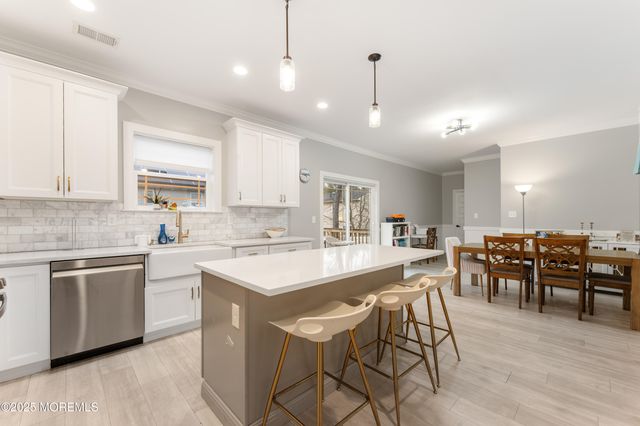 633 Amsterdam Avenue, Toms River, NJ 08757