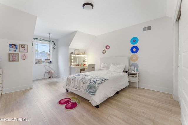 633 Amsterdam Avenue, Toms River, NJ 08757