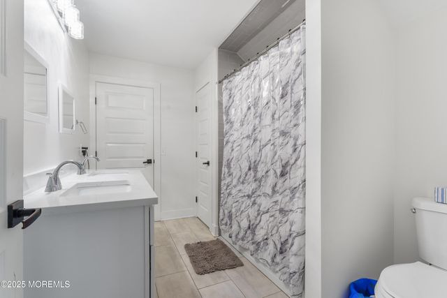 633 Amsterdam Avenue, Toms River, NJ 08757