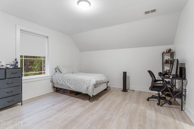 633 Amsterdam Avenue, Toms River, NJ 08757