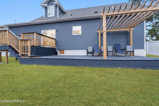 633 Amsterdam Avenue, Toms River, NJ 08757