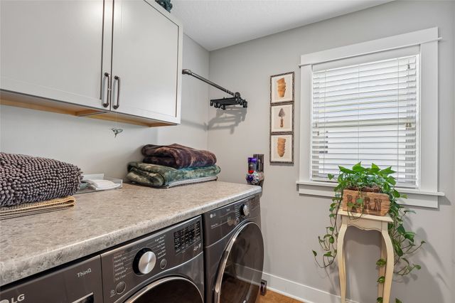 16110 Wilden Drive, Urbandale, IA 50323
