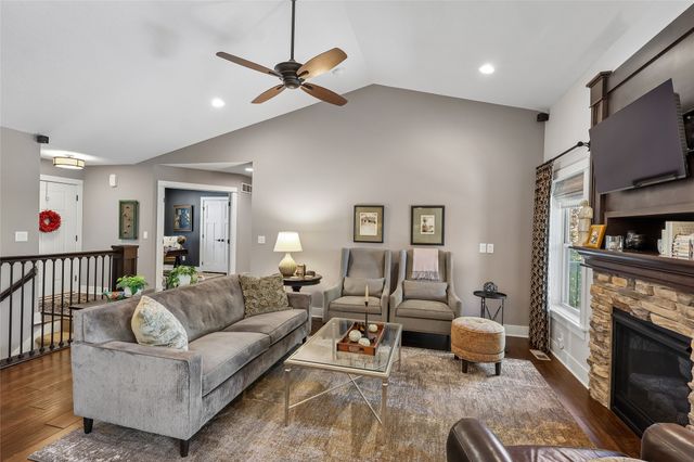 16110 Wilden Drive, Urbandale, IA 50323