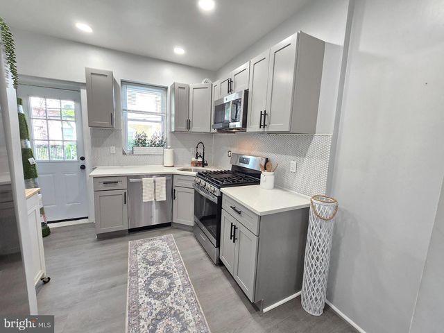 5229 HAZEL AVE, Philadelphia, PA 19143