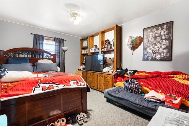 2412 Buena Vista, Manhattan, KS 66502