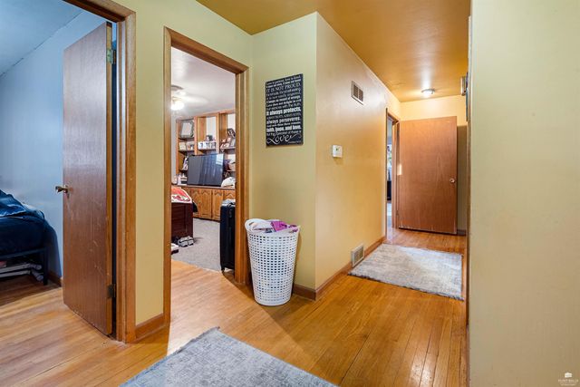 2412 Buena Vista, Manhattan, KS 66502